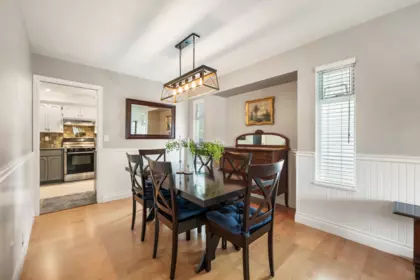 Kitchen Island Photo of 27136 25a Avenue, Langley, BC