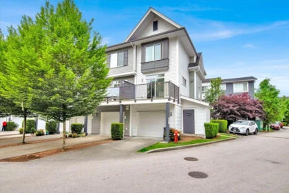 Backyard Photo of 105 15340 Guildford Drive, Surrey, BC