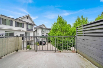 Front Yard Photo of 105 15340 Guildford Drive, Surrey, BC