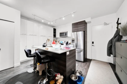 Primary Bathroom Photo of 115 13963 105 Boulevard, Surrey, BC