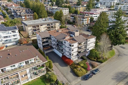Garden / Landscaping Photo of 205 15041 Prospect Avenue, White Rock, BC