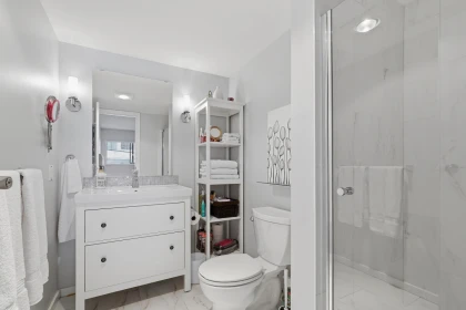 Hallway Photo of 205 15041 Prospect Avenue, White Rock, BC