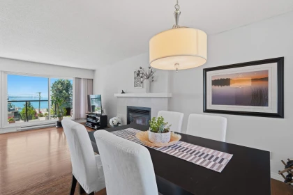 Kitchen Photo of 205 15041 Prospect Avenue, White Rock, BC
