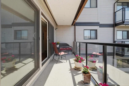 Outdoor Deck Photo of 205 15041 Prospect Avenue, White Rock, BC