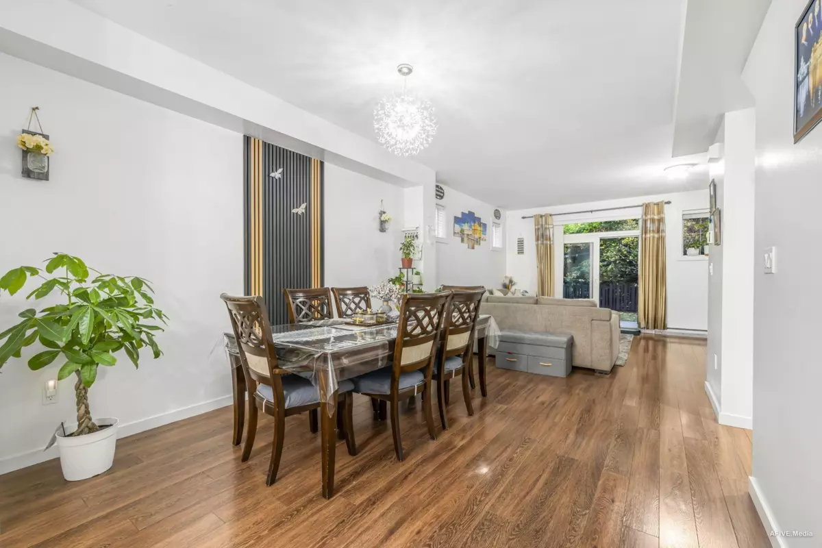 Living Room Photo of 36 6123 138th Street, Surrey, BC