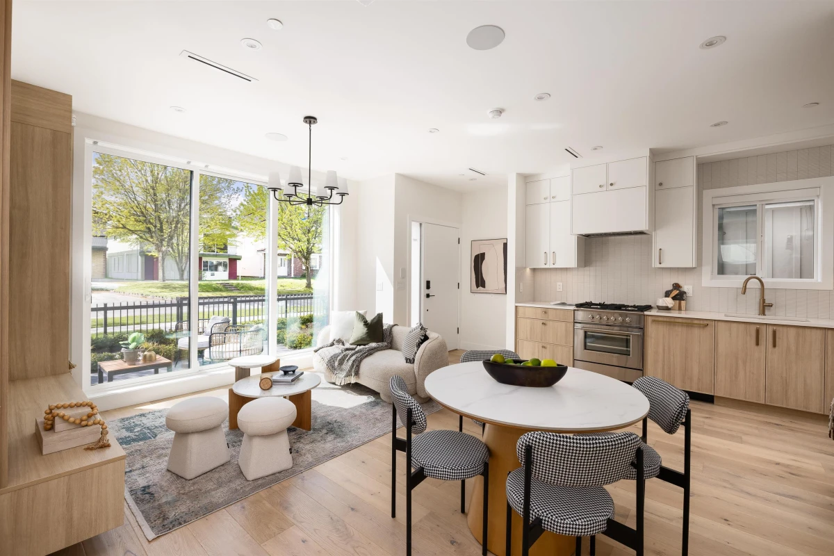 Dining Area Photo of 1 3141 E 19 Avenue, Vancouver, BC