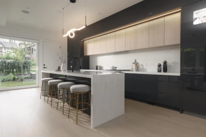 Kitchen Island Photo of 1 3232 W 38th Avenue, Vancouver, BC