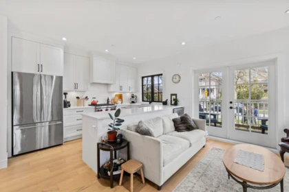 Breakfast Nook Photo of 2072 Kitchener Street, Vancouver, BC