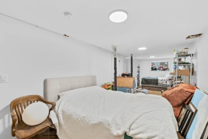 Office / Den Photo of 2072 Kitchener Street, Vancouver, BC