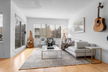 Powder Room Photo of 101 2412 Alder Street, Vancouver, BC