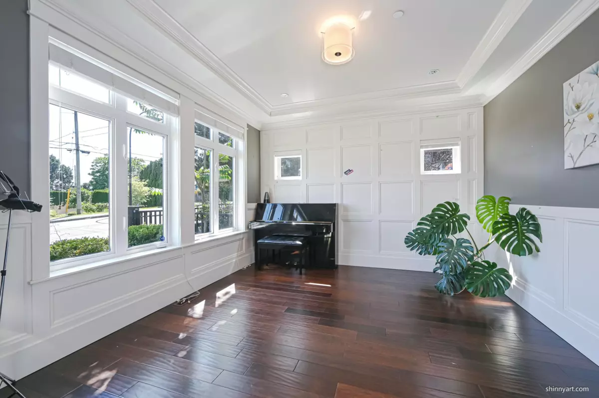Family Room Photo of 15807 Buena Vista Avenue, White Rock, BC