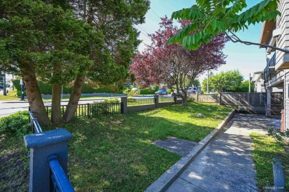 Community Amenities Photo (Clubhouse) of 15807 Buena Vista Avenue, White Rock, BC