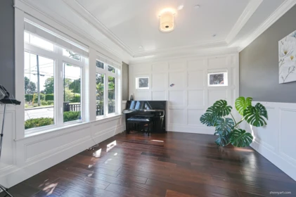 15807 Buena Vista Avenue, White Rock, BC, White Rock — Single Family Residence for sale