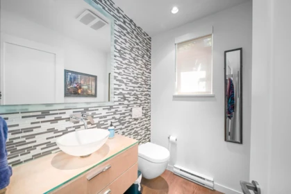 Hallway Photo of 1088 W 7th Avenue, Vancouver, BC