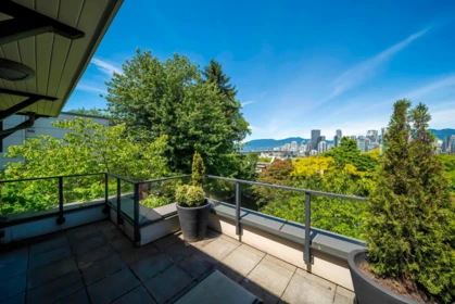 Hot Tub / Spa Photo of 1088 W 7th Avenue, Vancouver, BC