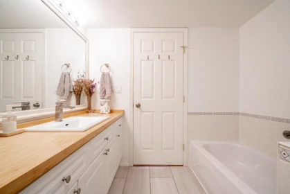 Hallway Photo of 108 19131 Ford Road, Pitt Meadows, BC