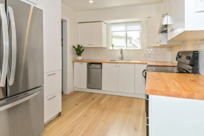 Kitchen Island Photo of 6294 W Greenside Drive, Surrey, BC