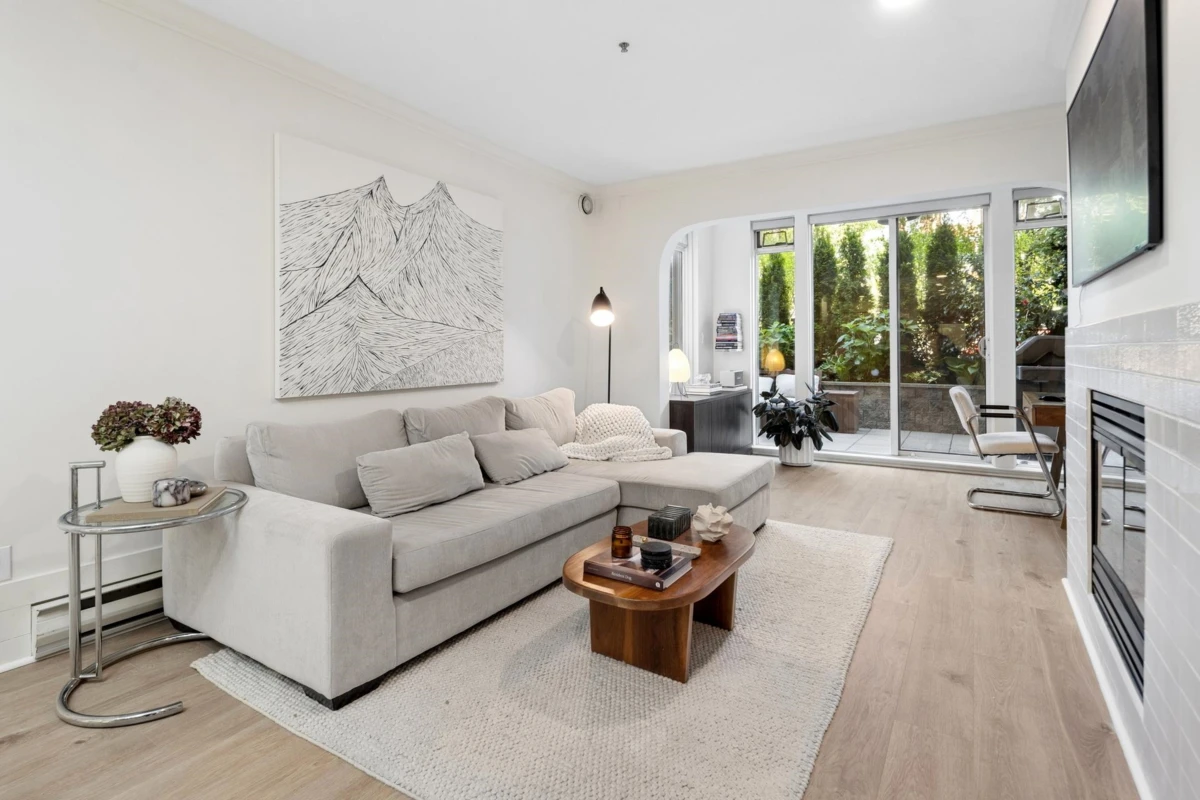 Living Room Photo of 114 155 E 3rd Street, North Vancouver, BC
