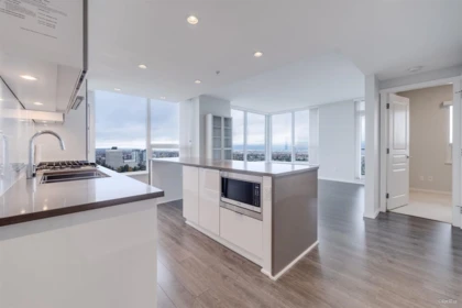 Kitchen Photo of 2807 5883 Barker Avenue, Burnaby, BC