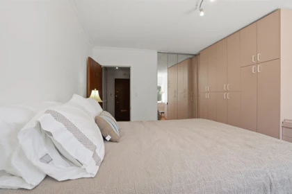 Primary Bedroom Photo of 215 1425 Esquimalt Avenue, West Vancouver, BC