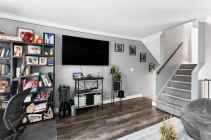 Living Room Photo of 29 33293 E Bourquin Crescent, Abbotsford, BC