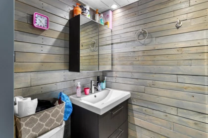 Powder Room Photo of 29 33293 E Bourquin Crescent, Abbotsford, BC