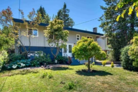 13750 Blackburn Avenue, White Rock, BC