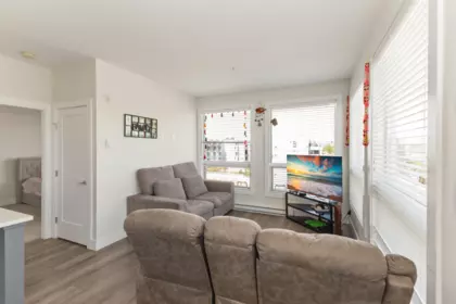Kitchen Photo of 405 32838 Ventura Avenue, Abbotsford, BC