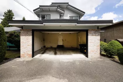 Hot Tub / Spa Photo of 7943 Rosewood Street, Burnaby, BC