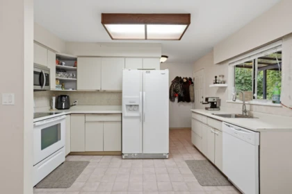 Primary Bathroom Photo of 5857 16 Avenue, Delta, BC