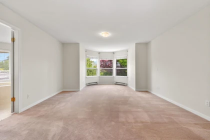 Entry Foyer Photo of 2192 148a Street, Surrey, BC