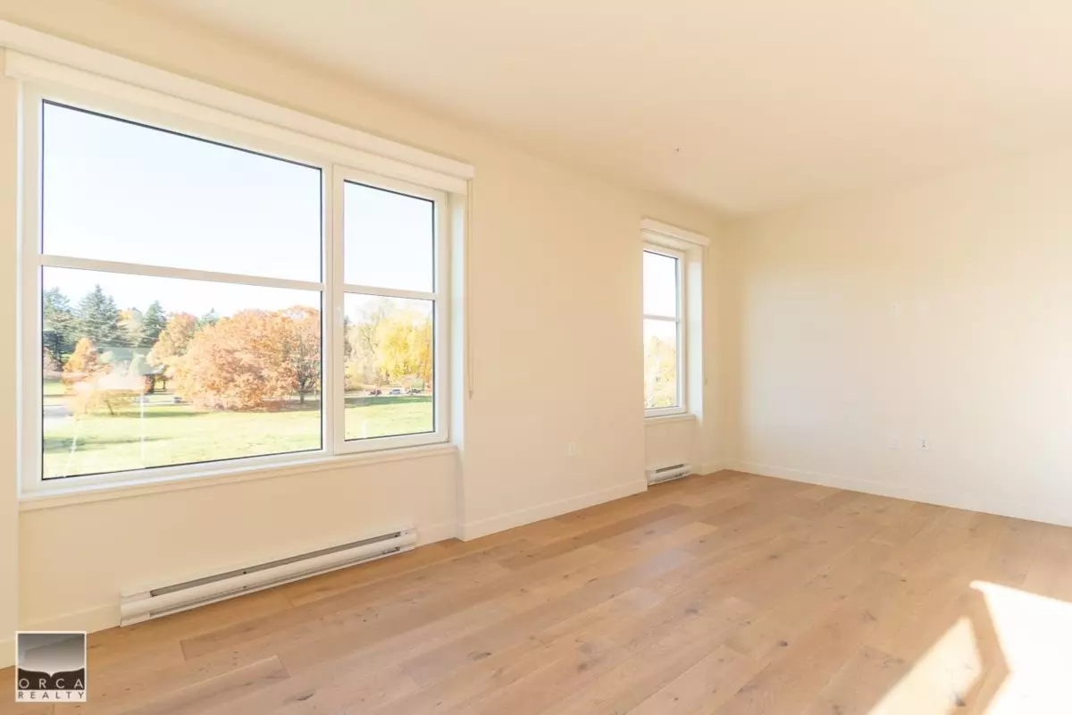 Family Room Photo of 401 108 E 35 Avenue, Vancouver, BC
