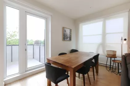 Kitchen Island Photo of 401 108 E 35 Avenue, Vancouver, BC