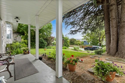 Breakfast Nook Photo of 32637 Willingdon Crescent, Abbotsford, BC