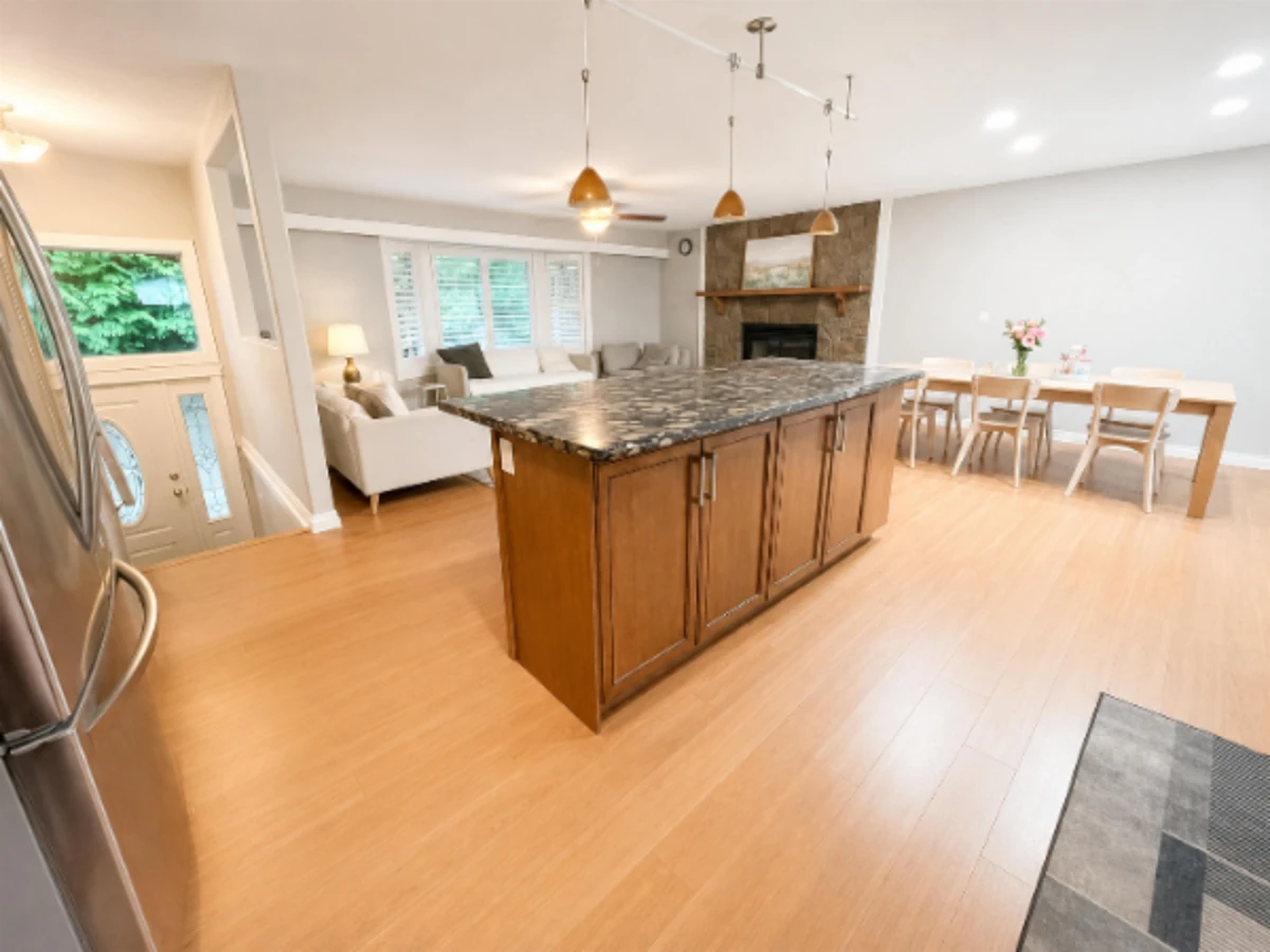 Dining Area Photo of 3370 Viewmount Drive, Port Moody, BC