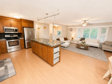 Kitchen Photo of 3370 Viewmount Drive, Port Moody, BC