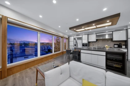 Breakfast Nook Photo of 2863 W King Edward Avenue, Vancouver, BC