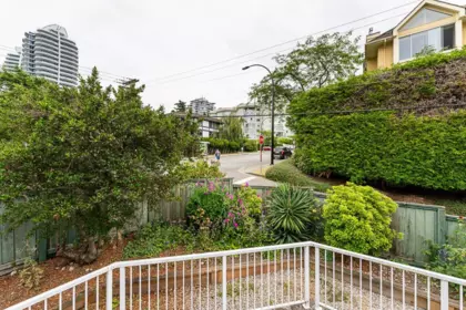 Front Yard Photo of 204 1390 Martin Street, White Rock, BC