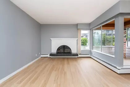 Office / Den Photo of 204 1390 Martin Street, White Rock, BC