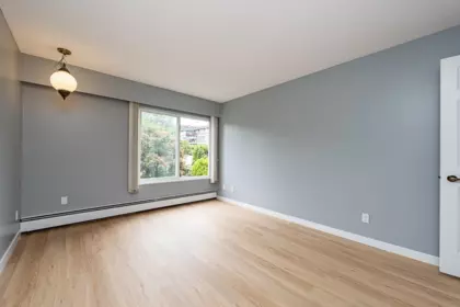 Swimming Pool Photo of 204 1390 Martin Street, White Rock, BC