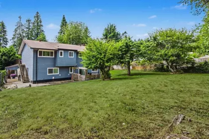 Hot Tub / Spa Photo of 1102 Grandview Road, Gibsons, BC