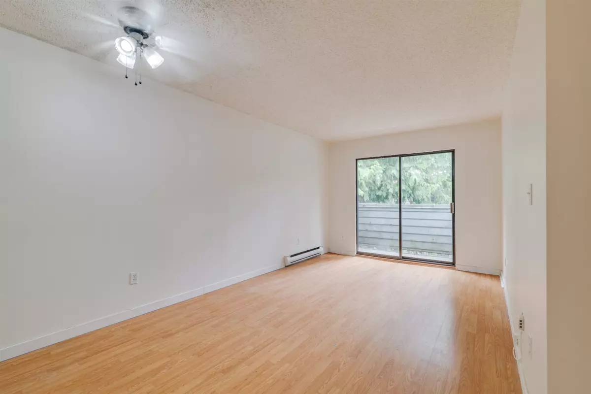 Family Room Photo of 304 1948 Coquitlam Avenue, Port Coquitlam, BC