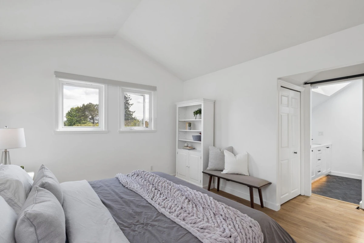 Dining Area Photo of 207 1518 Bowser Avenue, North Vancouver, BC