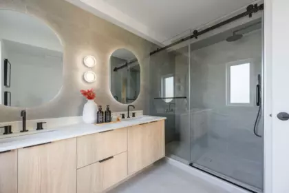 Guest Bathroom Photo of 102 1132 Madore Avenue, Coquitlam, BC
