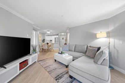 326 5500 Andrews Road, Richmond, BC, Richmond — Apartment/Condo for sale