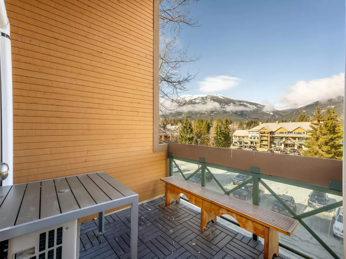 Dining Area Photo of 330 4350 Lorimer Road, Whistler, BC