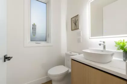 Powder Room Photo of 1 3771 W King Edward Avenue, Vancouver, BC