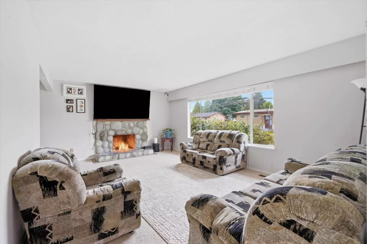 Family Room Photo of 1940 Eagle Street, Abbotsford, BC