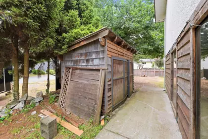 Outdoor Deck Photo of 1940 Eagle Street, Abbotsford, BC