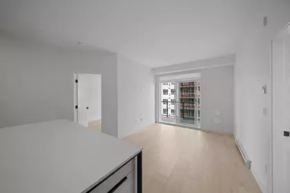 Walk-In Closet Photo of 513 30490 Cardinal Avenue, Abbotsford, BC
